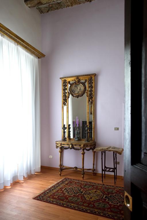 Domus Decumana Apartment Naples Bilik gambar